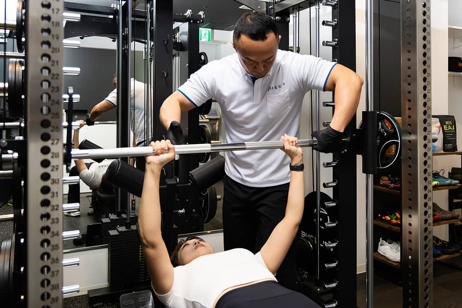 IFBBプロのトレーナーによるトレーニング指導